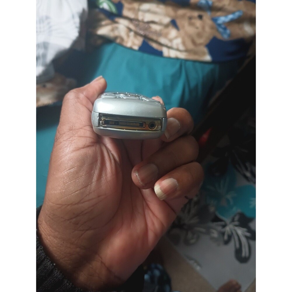 Motorola C Series C333c - Gray and Silver ( Verizon ) Very Rare Cellular Phone - Picture 4 of 4